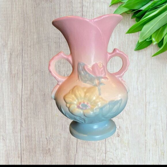 Magnolia Hull Pottery Garniture Set - Picture 9 of 12